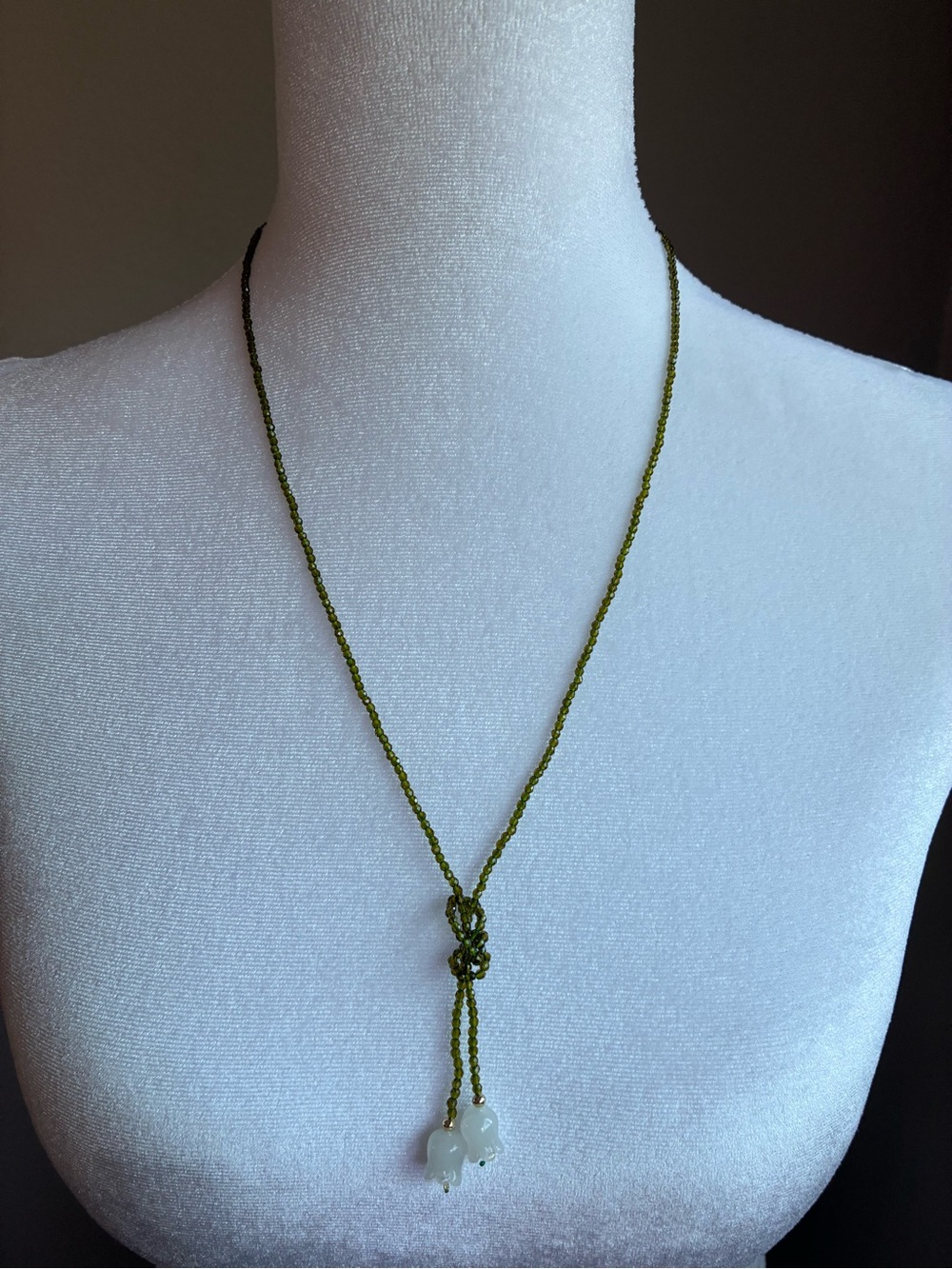 French Style Retro Olive Green Beaded Choker with Lily of the Valley Pendant - Picture 7 of 8